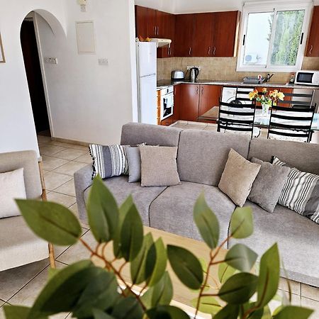 The Brightstay Paphos, 2 Bed Apt, Paphos Riviera, Universal Exterior photo